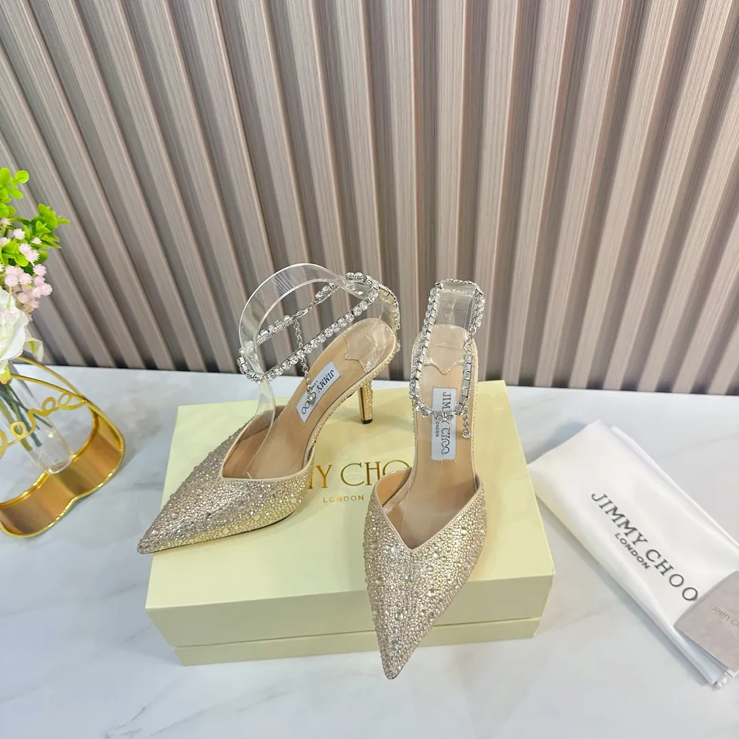 👟👟Ex-factory price 720👟👟 JIMMY CHOO (Jimmy CHOO) 💝💝💝 is a very comprehensive and noble fashion lifestyle brand. It has a series of women's high-heeled, medium-heeled, flat-heeled sandals with the same strap from major fashion bloggers and celebrities in Hong Kong and the United States.  The Australian pointed toe, round toe and square toe series are simply beautiful. Fall in love with elegance and playful sense of the future. Just by looking at them, you want to own them immediately, but you can really think about a pair of exquisite high heels~~~~~~~~~~~~~~~~~ 💝This series is specially designed for extraordinary and indifferent ladies, thus creating a unique overall effect, Jimmy Choo Design products that inspire women to move forward and show their charm💝💝💝 1⃣️Material: Imported silk hot diamond 2⃣️Inner: Imported Italian lambskin, super soft and delicate 3⃣️Outsole: Imported Italian original original color genuine leather outsole Heel height 10.cm (8.5/6.5cm can be made) 4⃣️Code number: 35-39 (34.40.41.42 customized)
